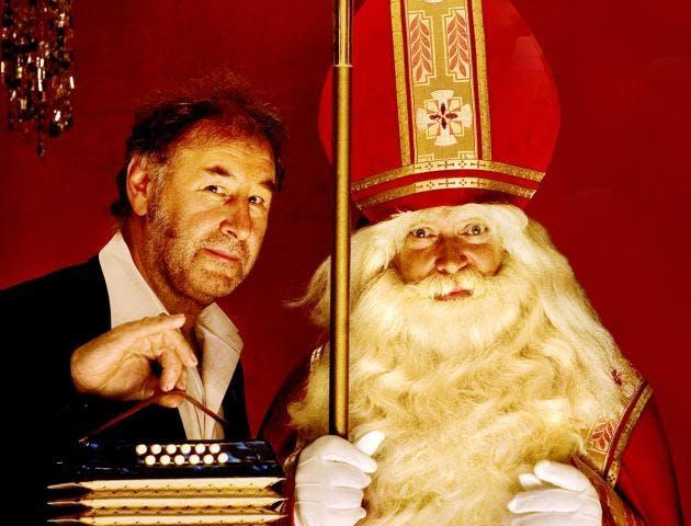 Ook de Sint steekt zijn vinger in de lucht! © Jan De Smet