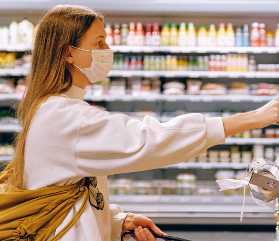 Winkelen met mondmasker