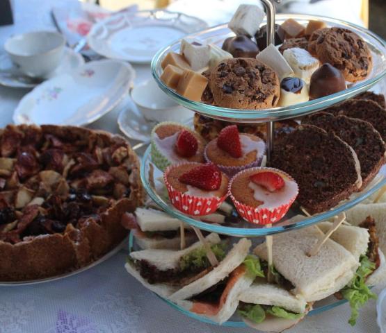 High Tea - zoete en hartige verwennerij © Plazarama